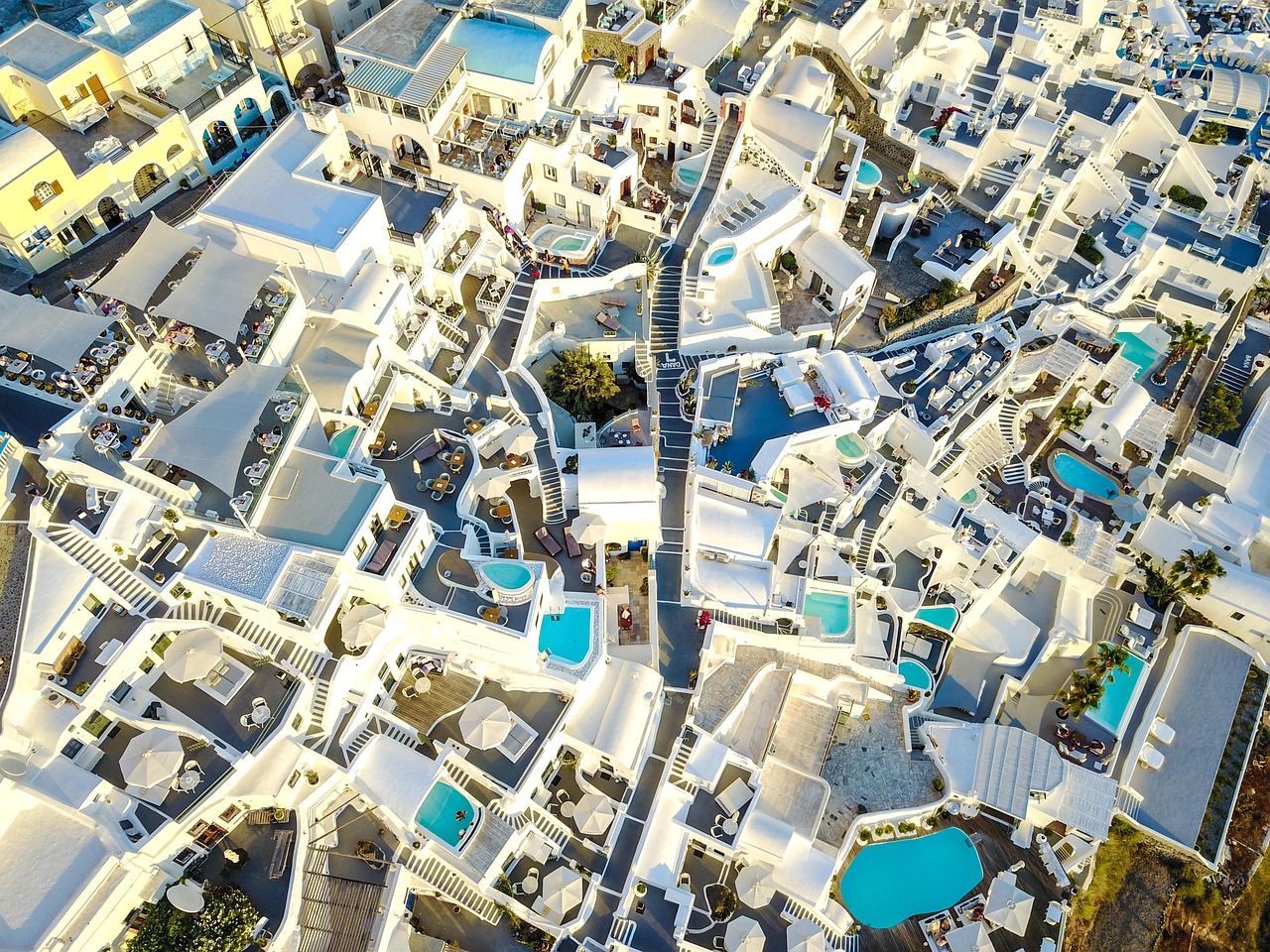Combine Cyclades 4 iles : Santorin, Naxos, Syros & Mykonos 
