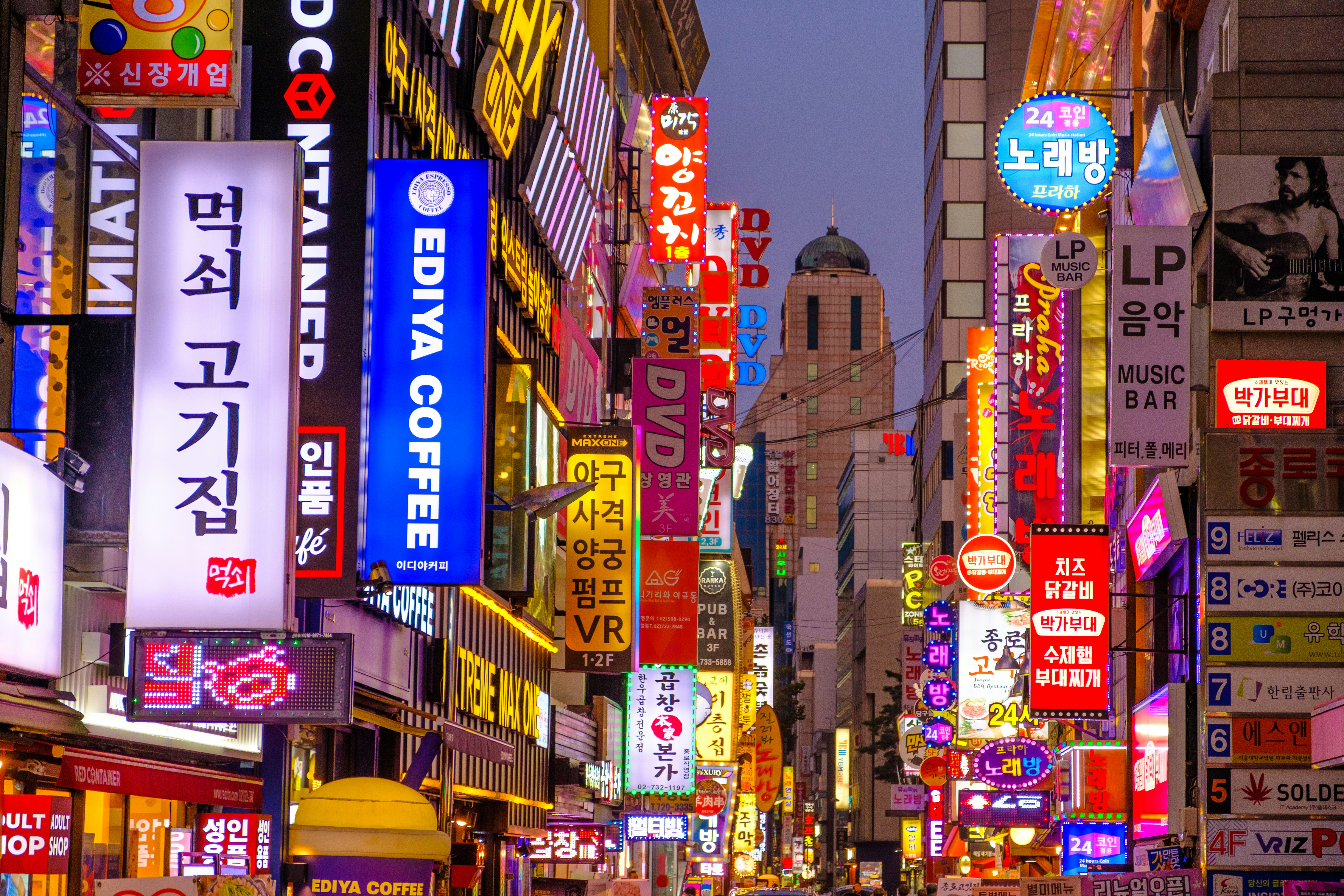 Maisons traditionnelles du quartier de Bukchon à Séoul, en Corée du Sud
